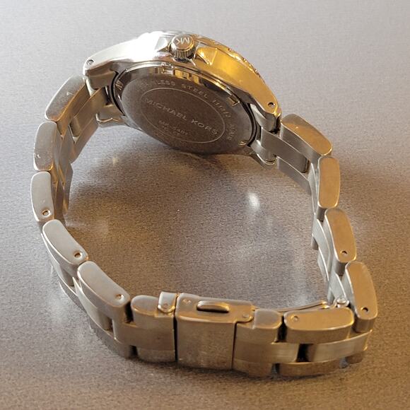 Michael Kors MK-5401 Women's Silver Gold Crystal Bezel Date Watch 36mm Tested - Picture 16 of 16